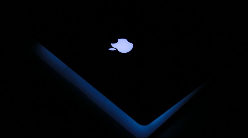 Logos with Apples – Apple Logo History, Design & Brand Lessons (2026)